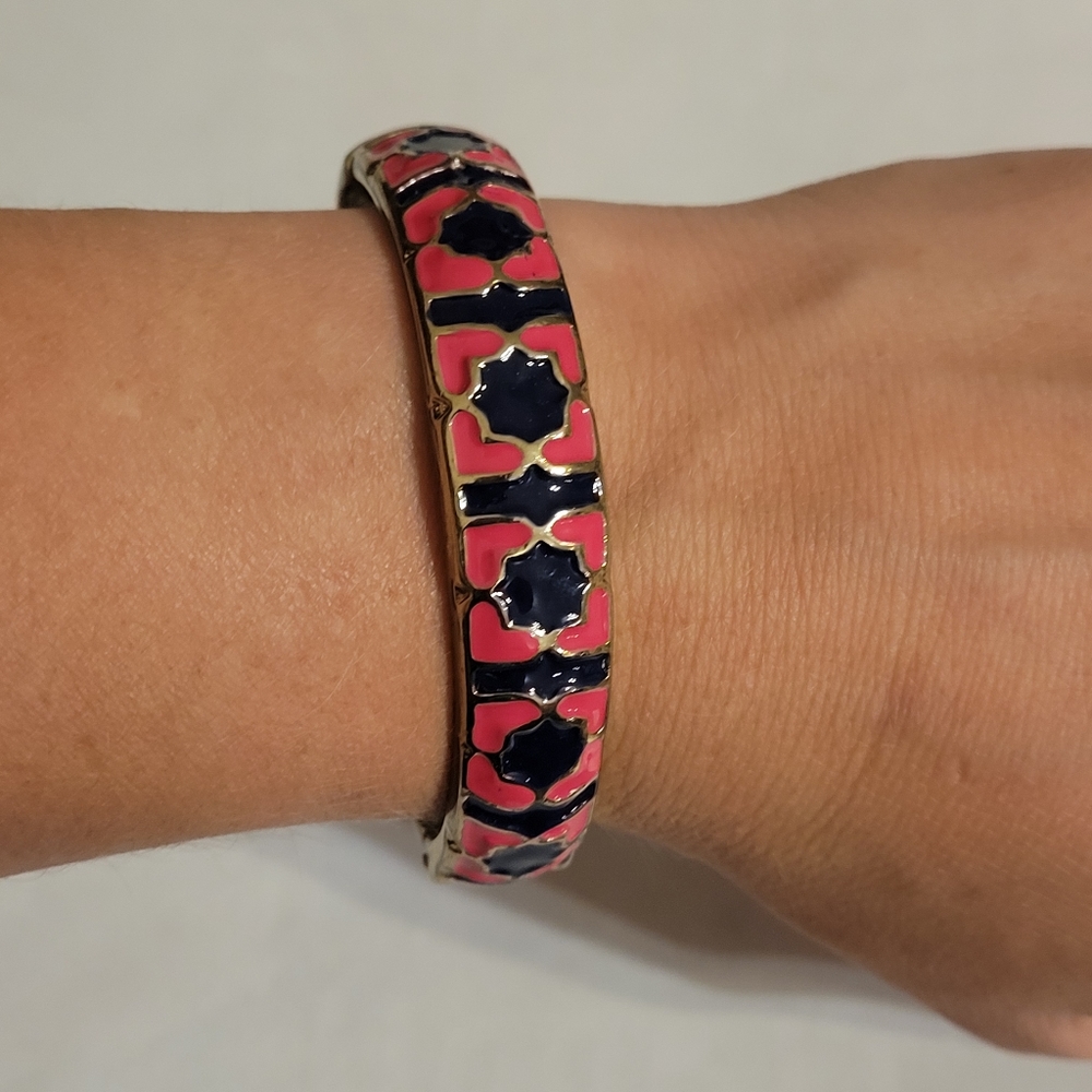 Pink hinged bracelet
